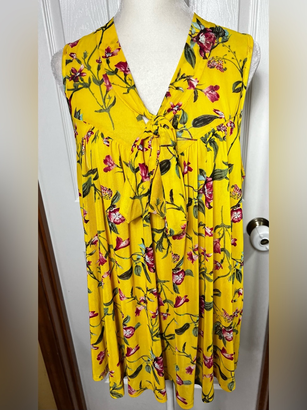 (READ) Ember Floral Tank Top Sleeveless Blouse Lightweight Mustard Yellow L
